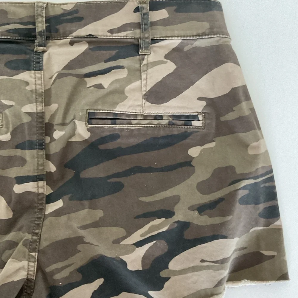 Express Green Camo twill Shorts size 0 NWT